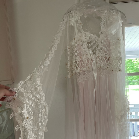 Lace Bridal Robe - Picture 2 of 4